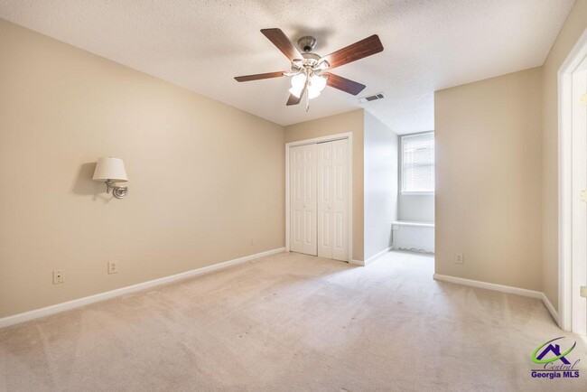 Building Photo - 127 Hudson Way