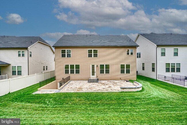 Building Photo - 7123 Starmount Ct