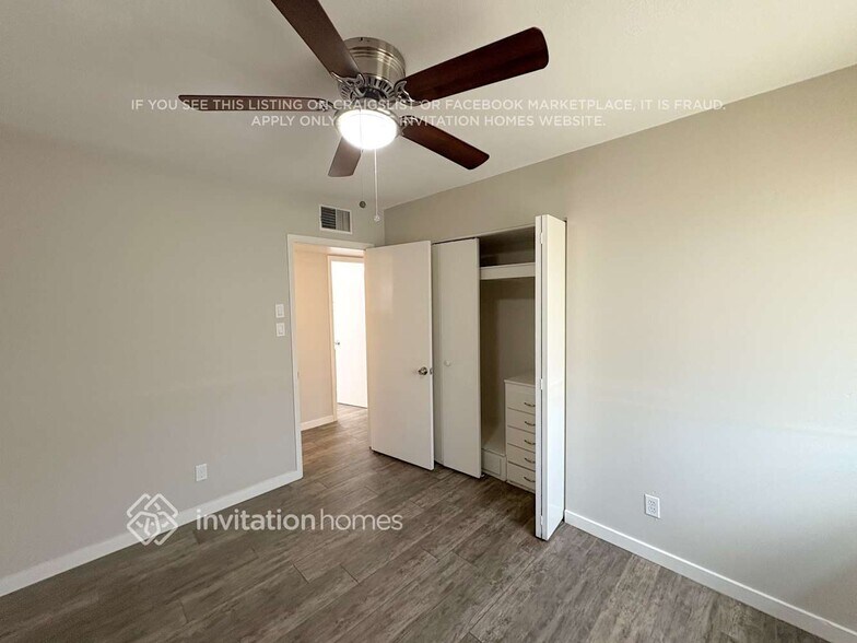 Building Photo - 7539 W Indianola Ave