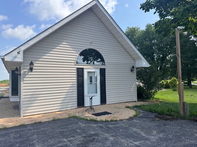 Building Photo - 10486 Melms Rd