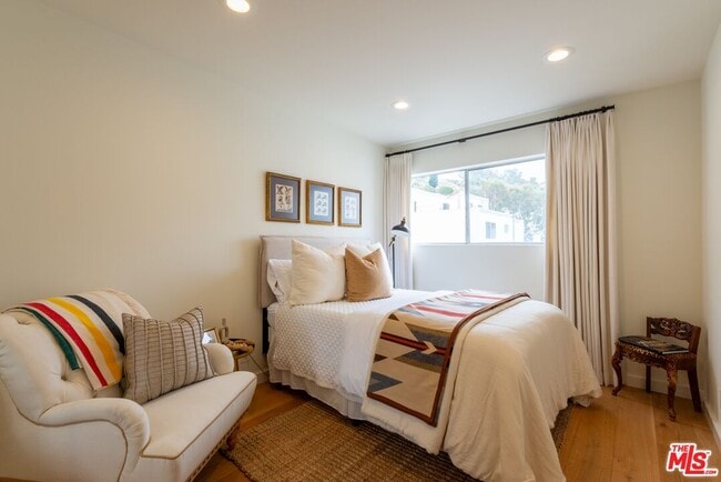 Building Photo - 17098 Palisades Cir