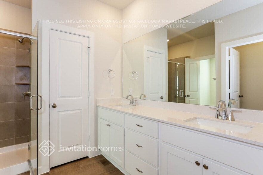 Building Photo - 419 Amberville Dr