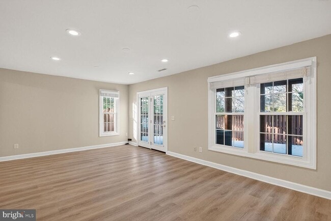 Building Photo - 8110 Meadow Springs Ct