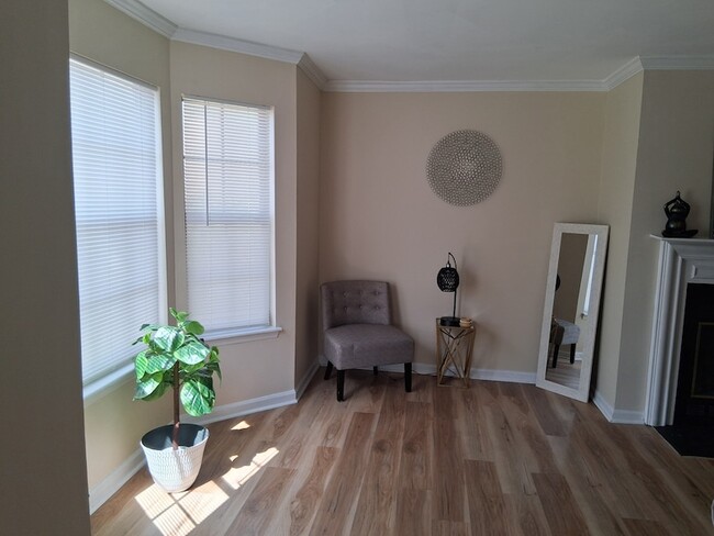 Building Photo - 125 Ellington Pl