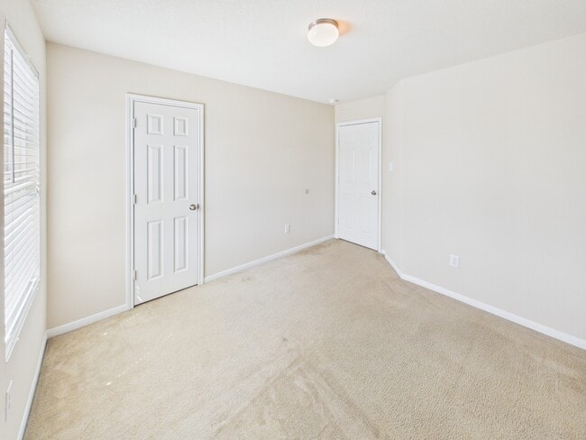 Building Photo - 3319 Apple Dale Dr