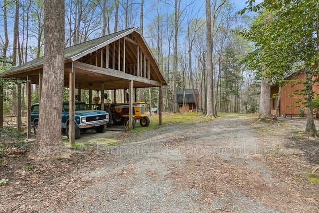 Building Photo - 5974 Ladysmeade Ln