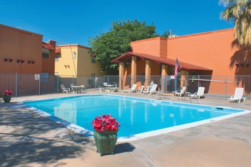 Primary Photo - Villa Ciento Apartments