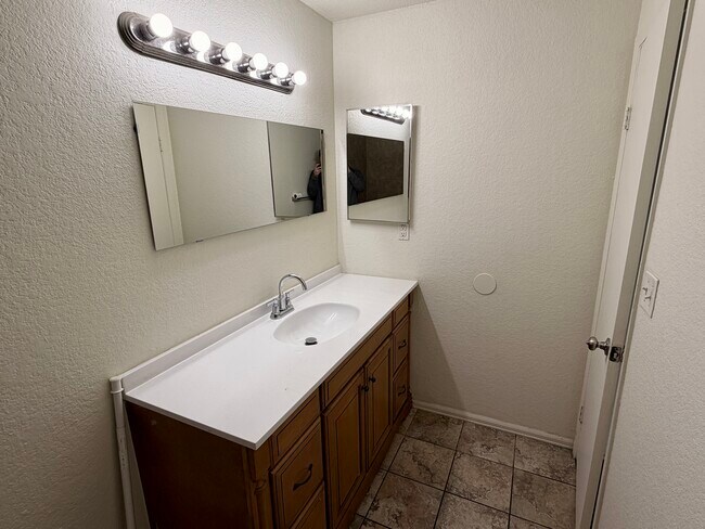 Building Photo - 5731 W.92nd Ave # 114