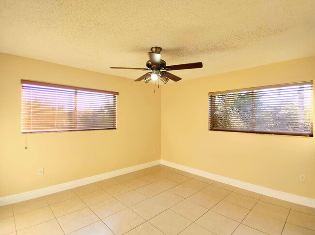 Building Photo - Spacious 2BR in Terrazas Del Sol