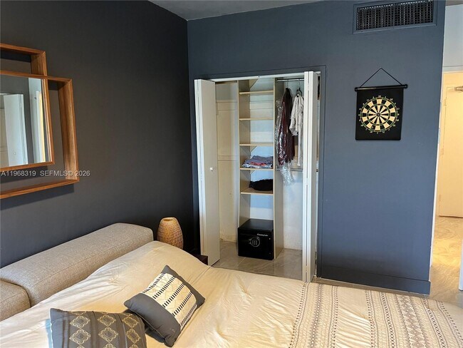 Building Photo - 880 NE 69th St