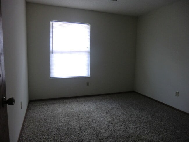 Building Photo - 18 Cherry Tree Ln