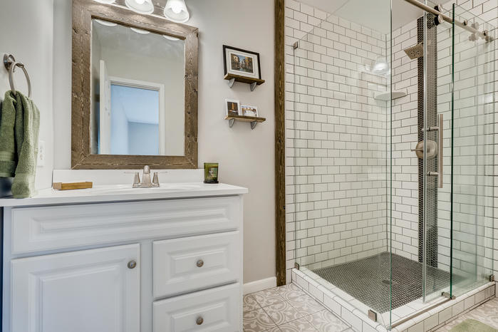 Bedroom 2 Bathroom - 1906 S Balsam St