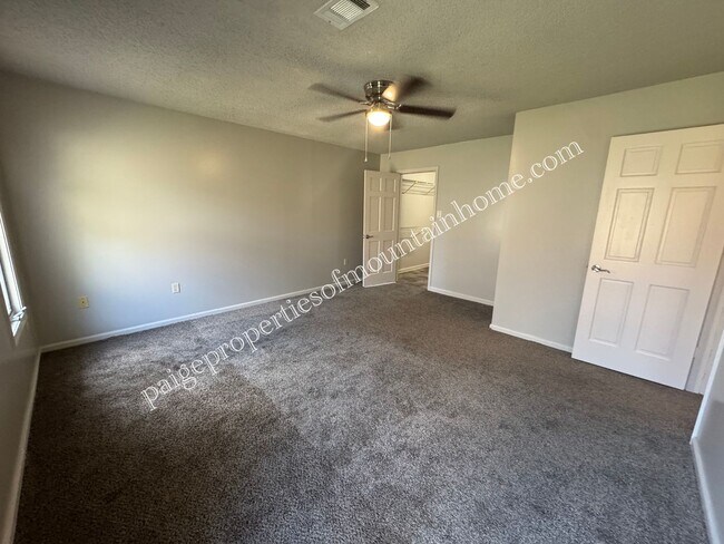 Building Photo - 605 Cooper Estates Dr