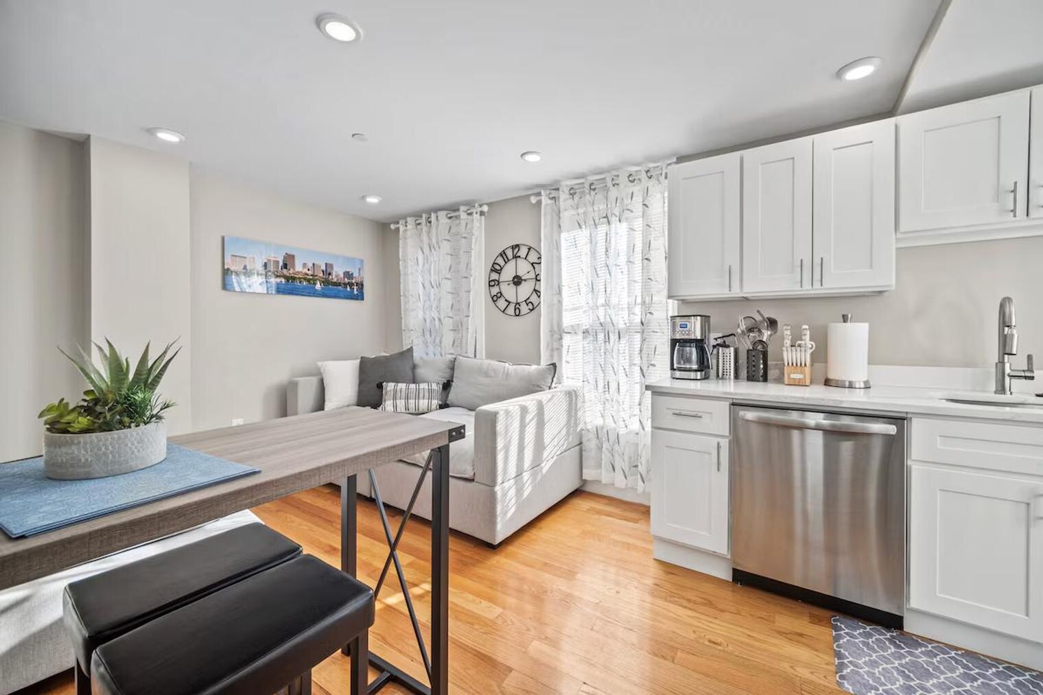 Building Photo - 169 Endicott St