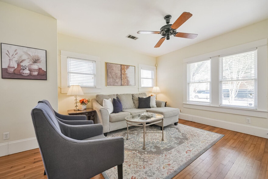 Primary Photo - 1305 Beverly St