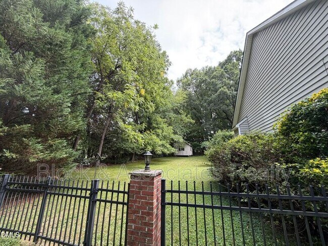 Building Photo - 603 Harold Latta Rd