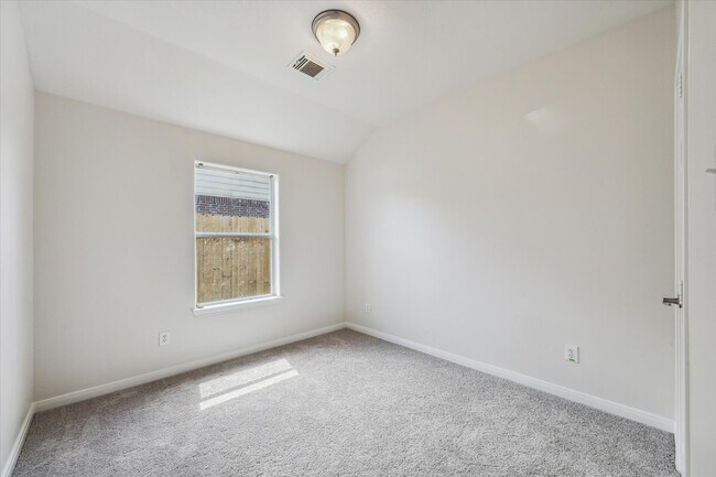 Building Photo - 1805 Clover Patch