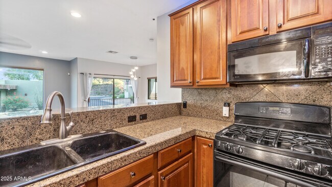Building Photo - 44 W Foothill Dr