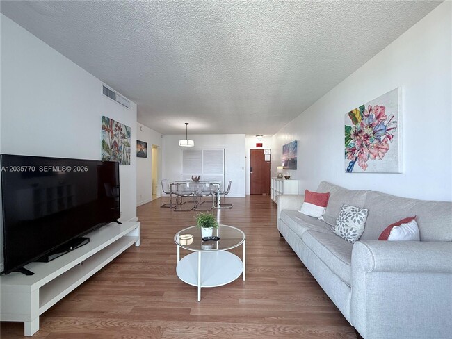 Building Photo - 3901 S Ocean Dr