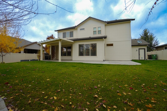 Building Photo - 2303 E Fratello St