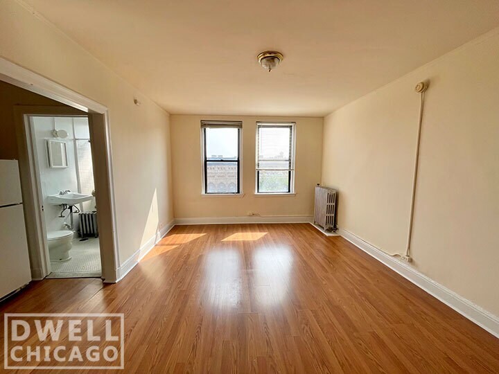 Building Photo - 2777 N Milwaukee Ave