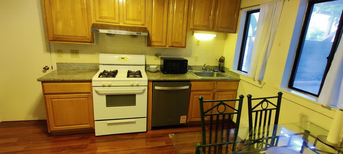 Building Photo - 1601 7th Ave