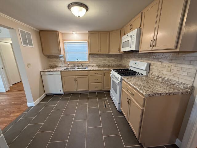 Building Photo - Remodeled Home in Peoria Heights