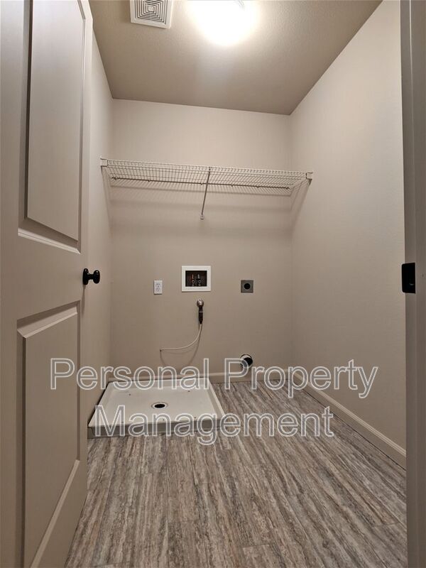 Building Photo - 12020 NE 40th Cir