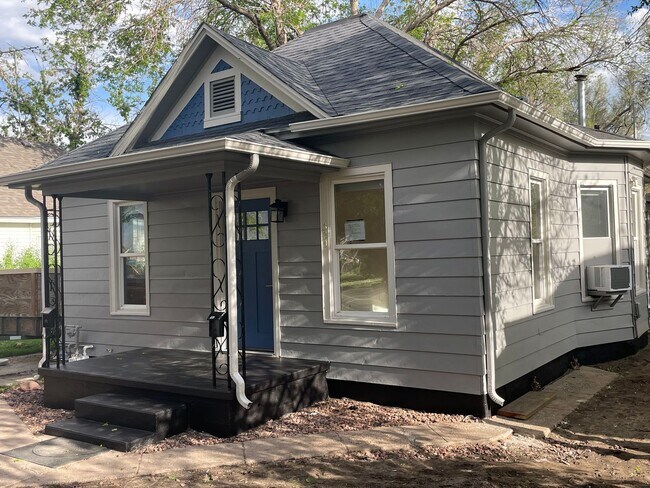 Building Photo - 520 16th St