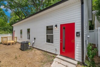 Building Photo - 711 Gerard St