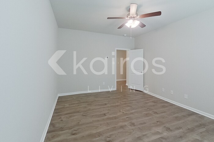 Building Photo - 405 Mango Dr