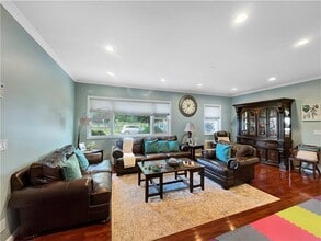 Building Photo - 226 Avenue Z