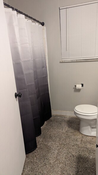 Building Photo - 709 Arrowhead Trl