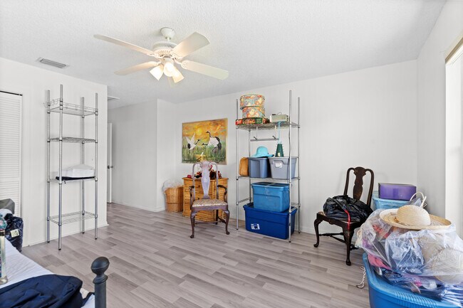 Building Photo - 5280 SE Seascape Way