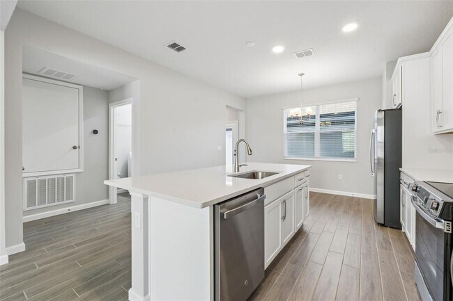 Building Photo - 510 Lady Palm St