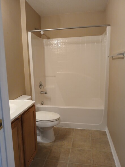 Building Photo - 3020 SE 45th Ct