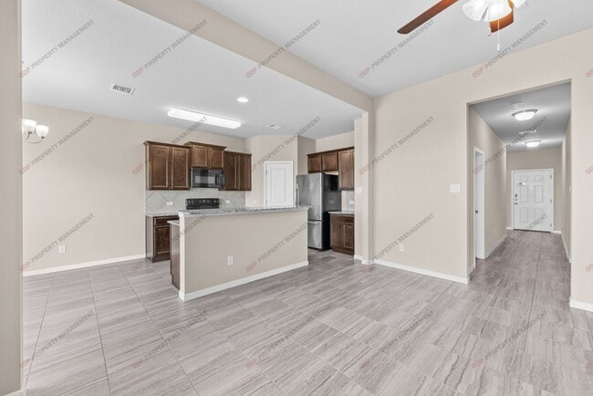 Building Photo - 7601 Park Meadow Dr