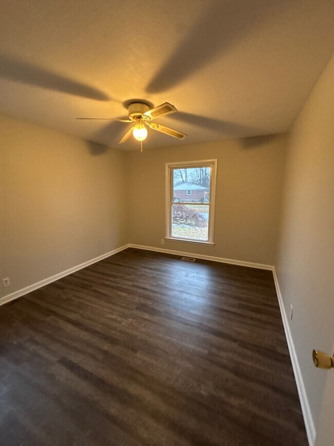 Building Photo - 3823 Manner Dale Dr