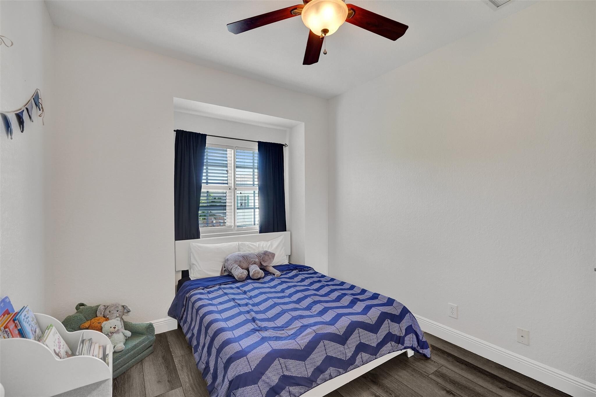 Building Photo - 228-228 SW 6th Ct