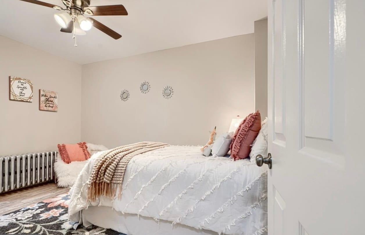 Building Photo - 627 S Eaton St