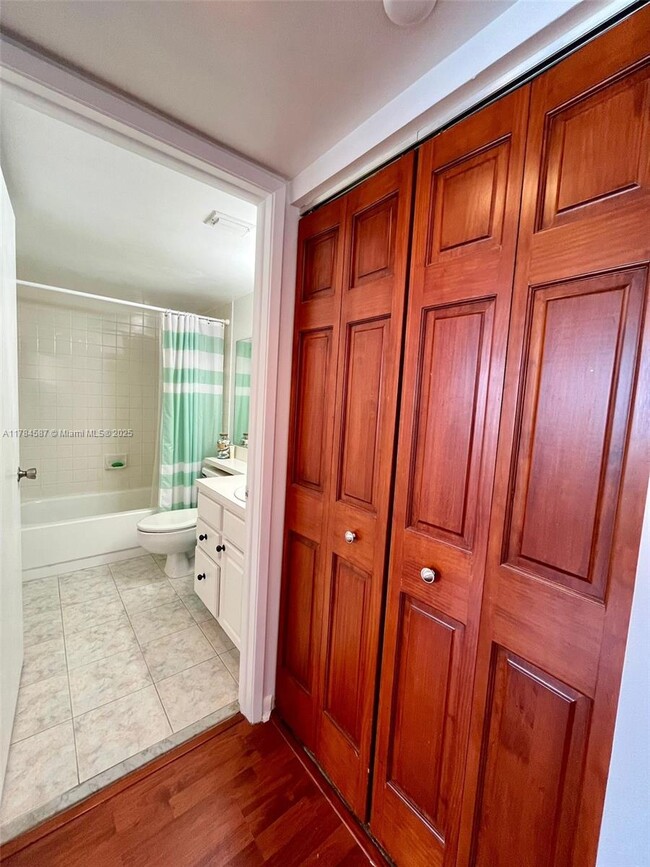 Building Photo - 770 Claughton Island Dr