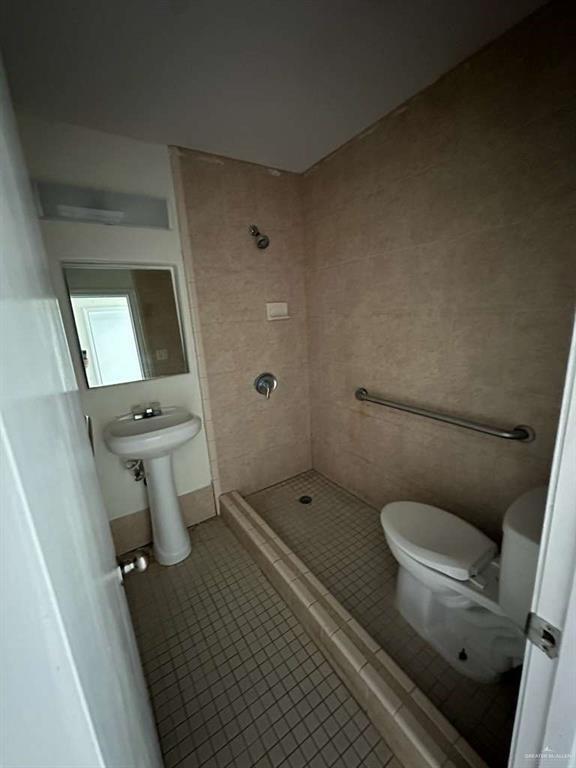 Building Photo - 6 Freddy Fender Ln
