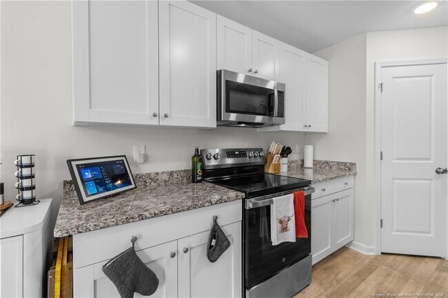 Building Photo - 4993 Blue Springs Rd