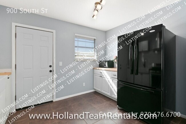 Building Photo - 900 South St