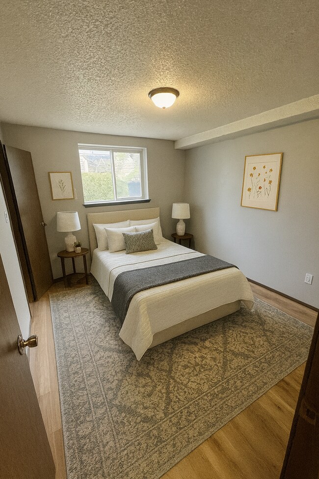 Interior Photo - 3684 W 4th St