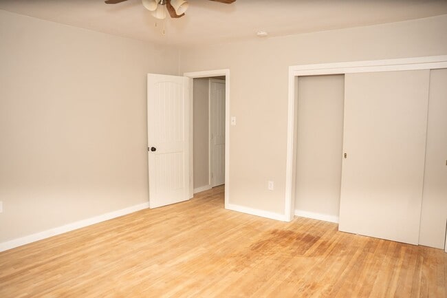 Building Photo - 3950 Locust Grove Rd