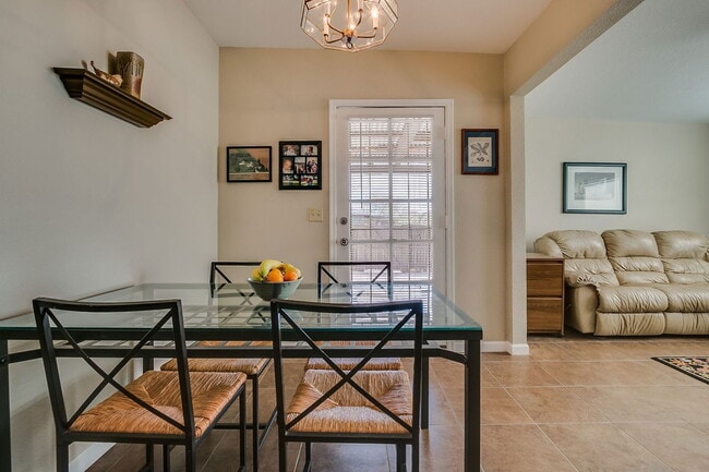 Building Photo - 460 N 64th Pl