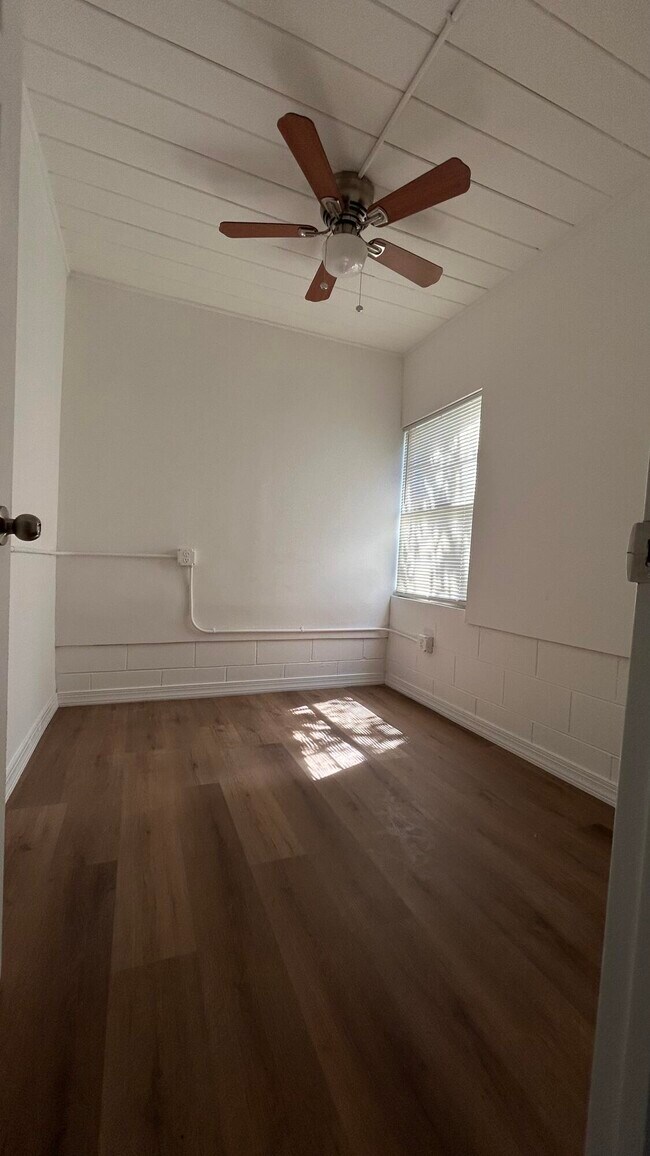 Building Photo - 1601 N 17th St