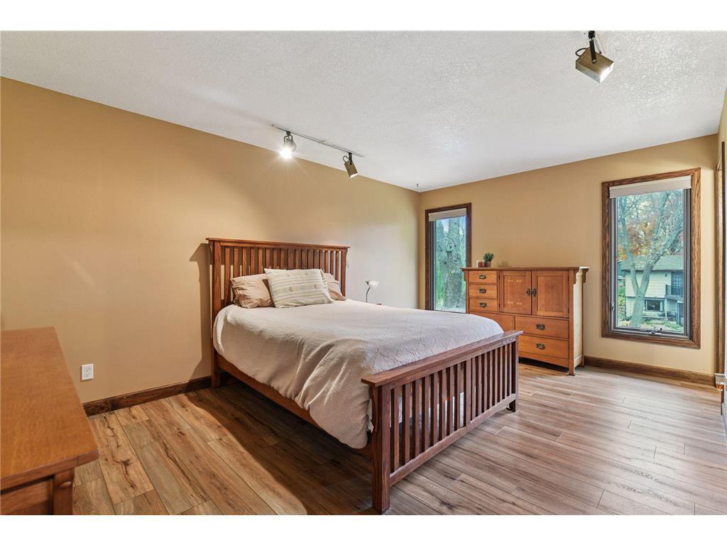 (Walls have been repainted neutral color) - 9933 Balmoral Ln