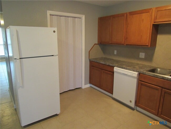 Building Photo - 2603 Bermuda Dr